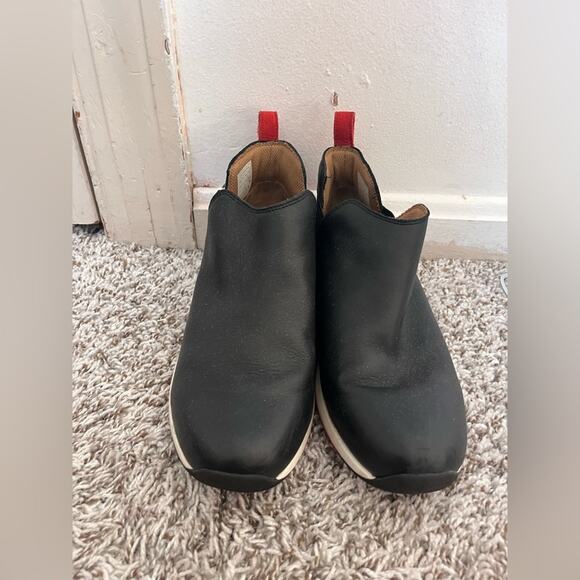 Vionic Women’s Cece Black Leather Casual Slip On Booties Size 8.5 Wide - Picture 2 of 5